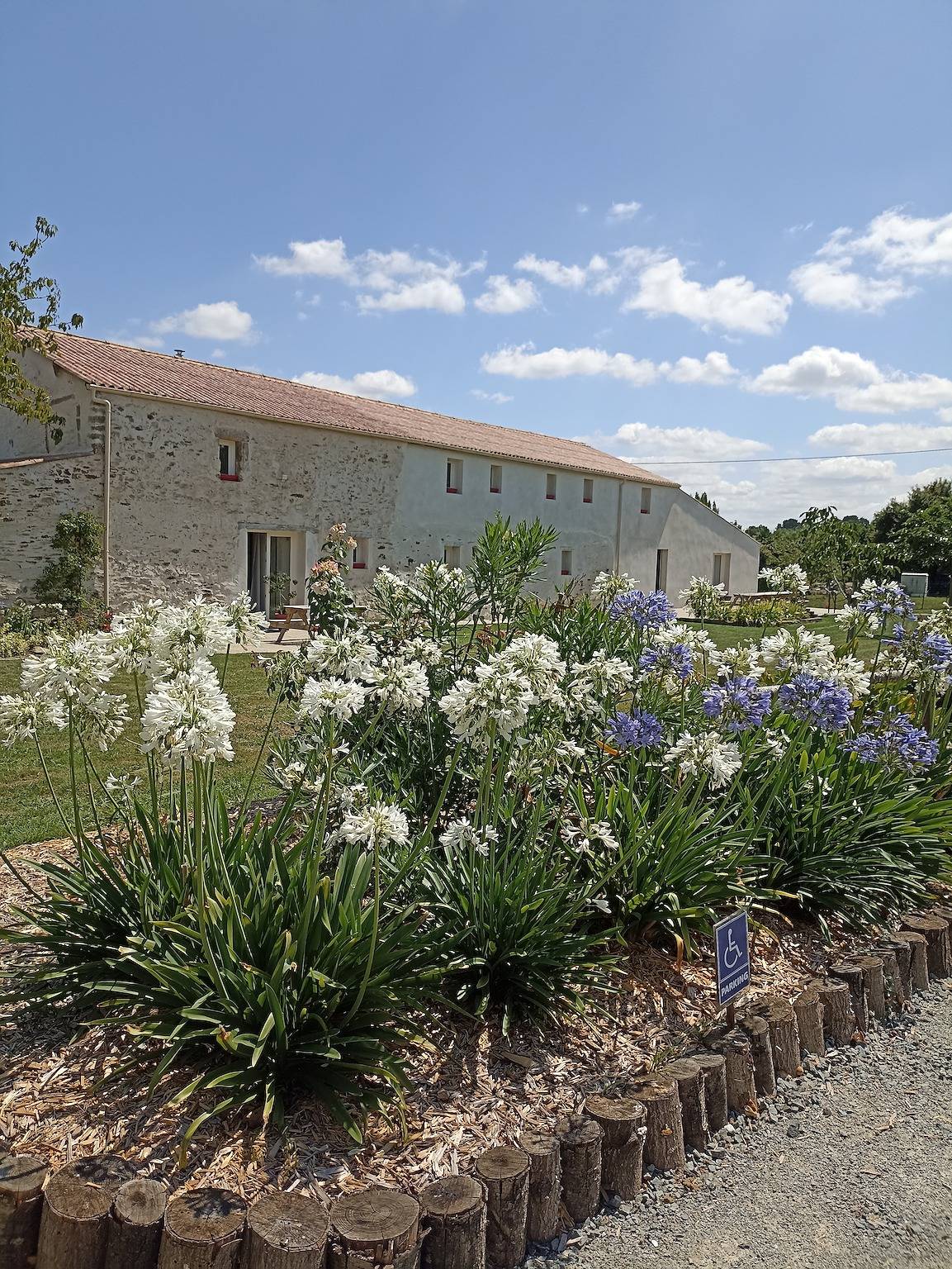 Gîte Les Roussières, proche du Puy du Fou in La Petite-Boissière, Deux-Sèvres