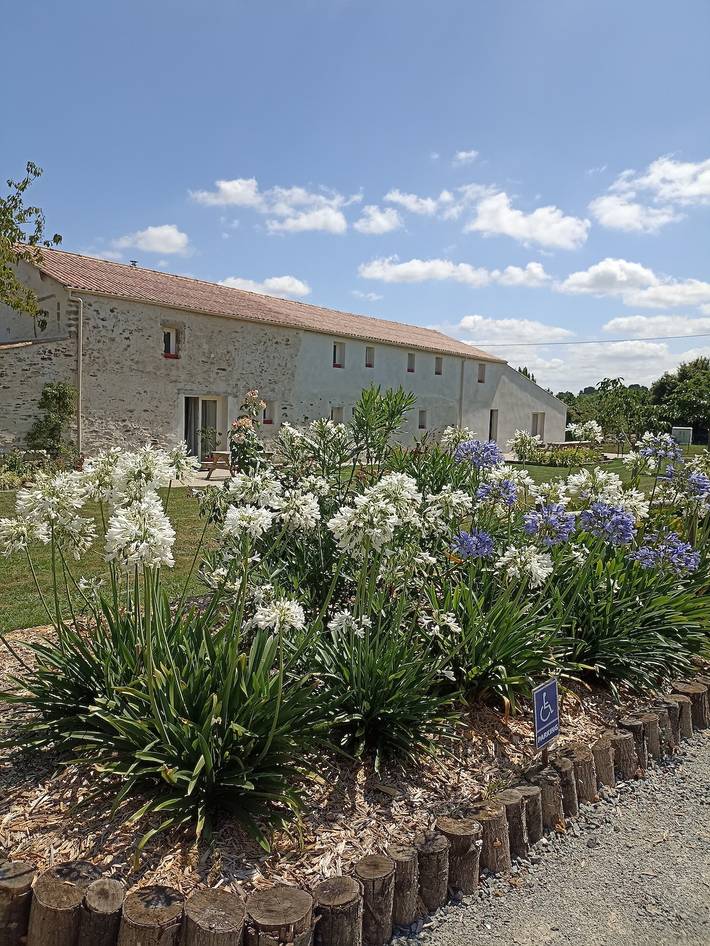 Gîte pour 25 personnes, avec Terrasse et Jardin