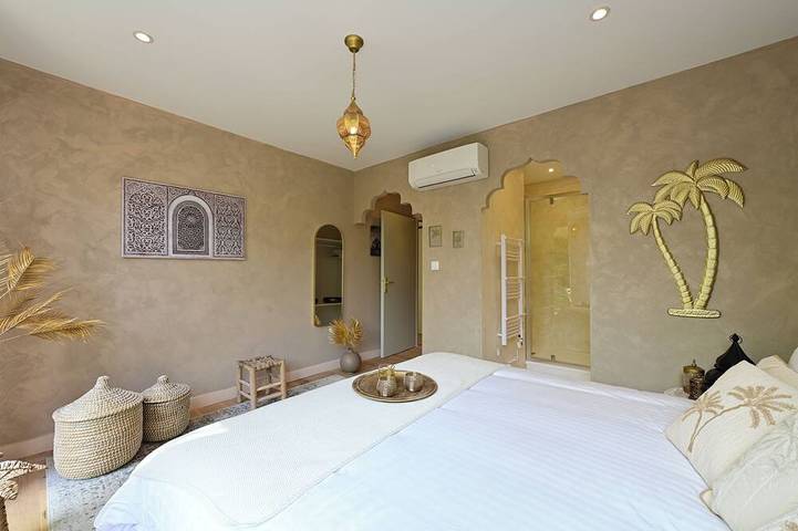 Extraordinaire Villa 5 étoiles 12 personnes 7 min Lille in Marcq-en-Barœul, Lille region