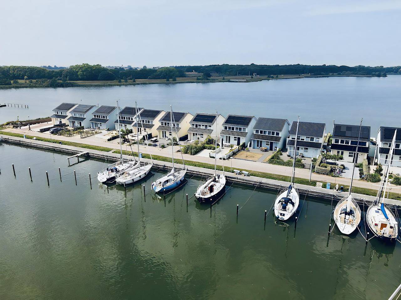 Wierhooft 33 in Wieringen, Ijsselmeer
