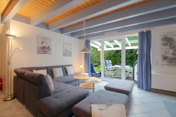 Ferienhaus für 4 Personen, mit Terrasse und Garten in Dorum