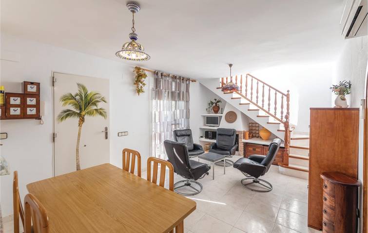 Location de vacances pour 6 personnes, avec piscine ainsi que terrasse et jardin, animaux acceptés dans Les Tres Cales - 3