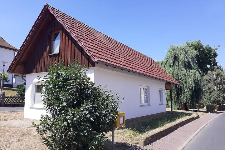 Ferienhaus für 4 Personen, mit Whirlpool und Balkon sowie Garten - 1
