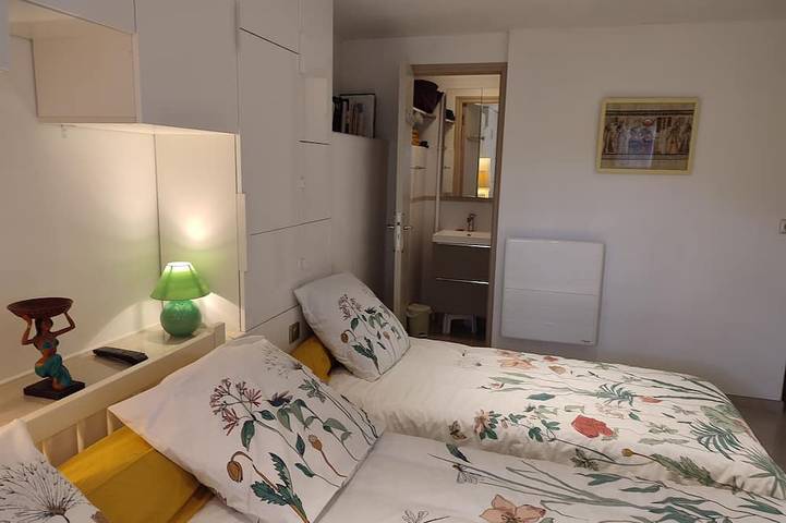 Spacious garden level in a quiet area close to tourist activities in Entrecasteaux, Región Brignoles