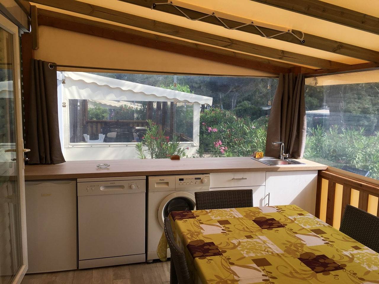 Bungalow Encantador en Puget-sur-Argens con Piscina Compartida in Puget-sur-Argens, Region de Draguignan