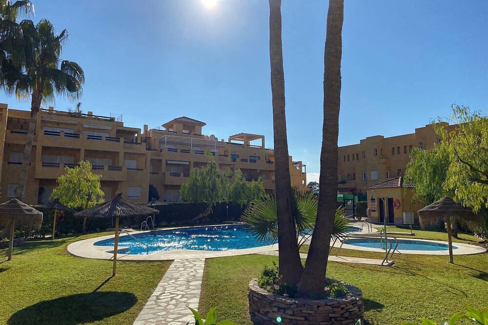 Ganze Wohnung, A stunning 2 bedroom apartment 5 min walk to the beautiful beaches of Vera Playa in Playas de Vera, Vera