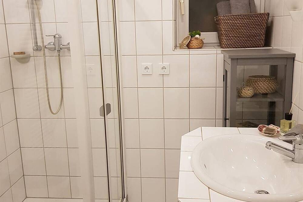 Ganze Wohnung, Ferienwohnung Momente - Appartement/Fewo, Dusche, Wc, waldseitig in Waldbreitbach, Rheinland-Pfalz