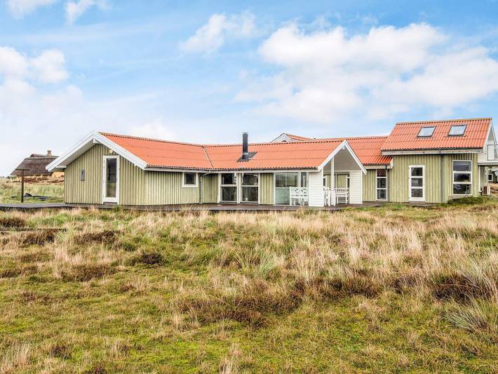 Ferieudlejning for 8 personer, med Balkon og Jacuzzi såvel som Terrasse og Sauna på Fanø