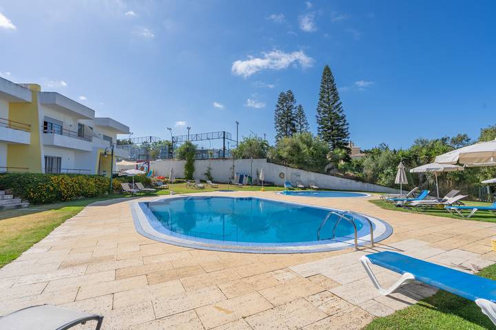 Entire apartment, Apartment 'Santa Teresinha A' with Shared Pool, Wi-Fi and Air Conditioning in Montes de Alvor, Alvor