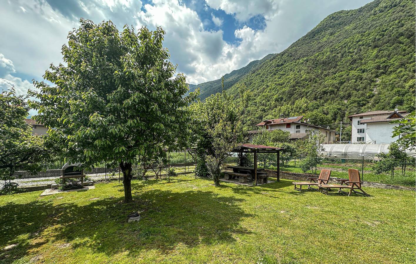 Ganze Ferienwohnung, Gemütliches Apartment am See mit Annehmlichkeiten und Parkplatz in Bagolino, Gardasee-Berge