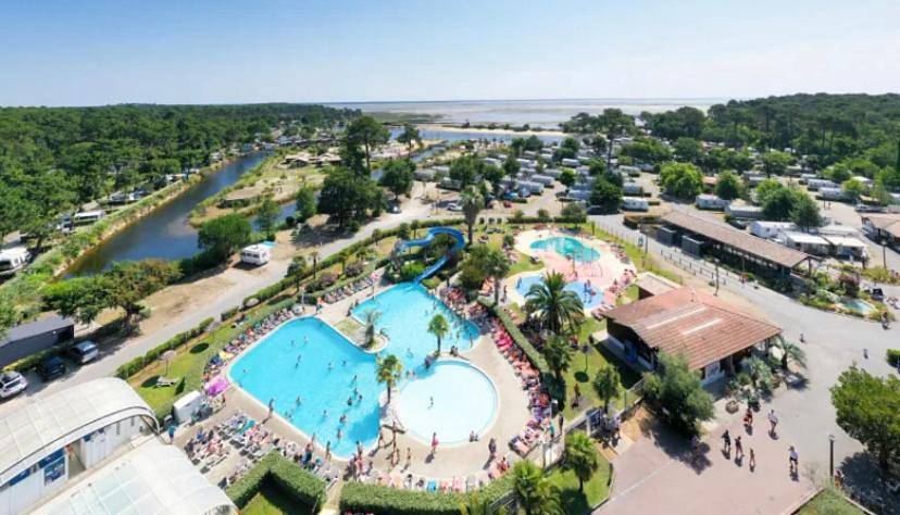 Camping pour 7 personnes, avec bassin pour enfant et piscine ainsi que jardin et jacuzzi au Cap Ferret - 3