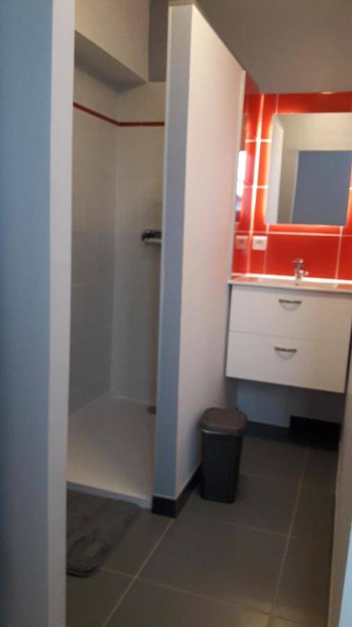 Appartement entier, One-Bedroom Apartment in Guilvinec, Région de Quimper