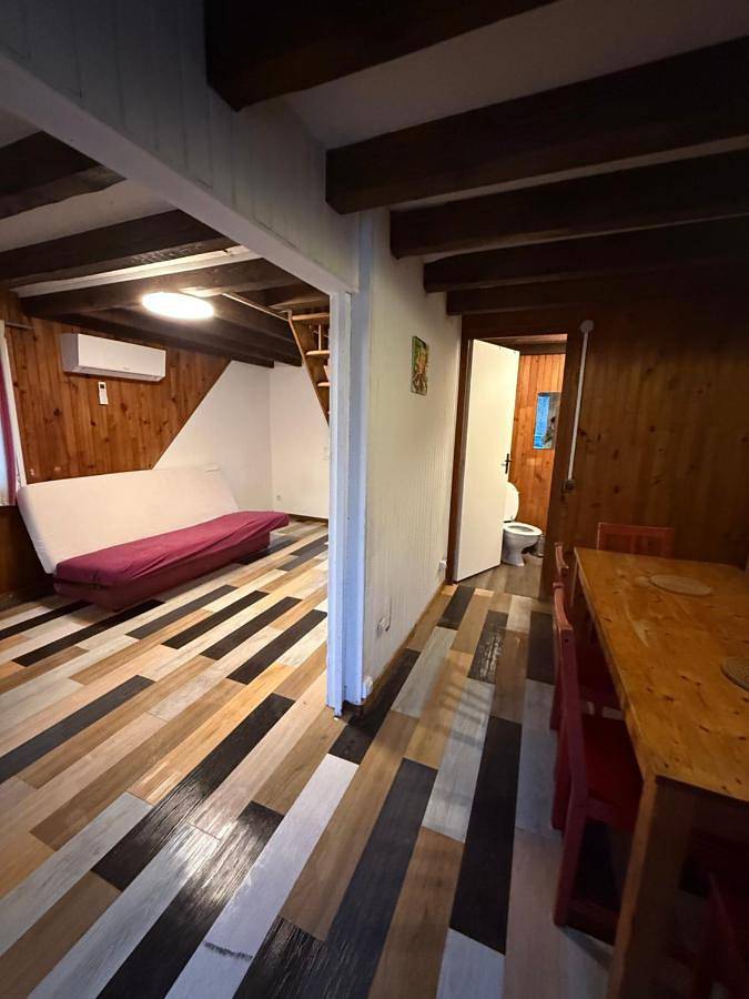 Lk gîte la forêt in Chénérailles, Région d'Aubussargues
