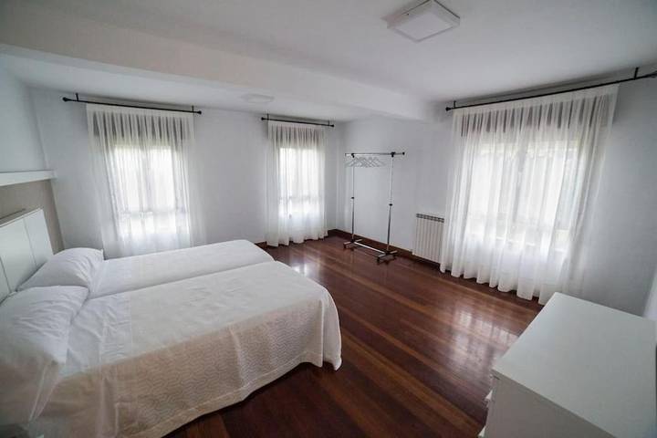 Casa rural para 10 personas, con jardín y terraza en Piélagos - 2