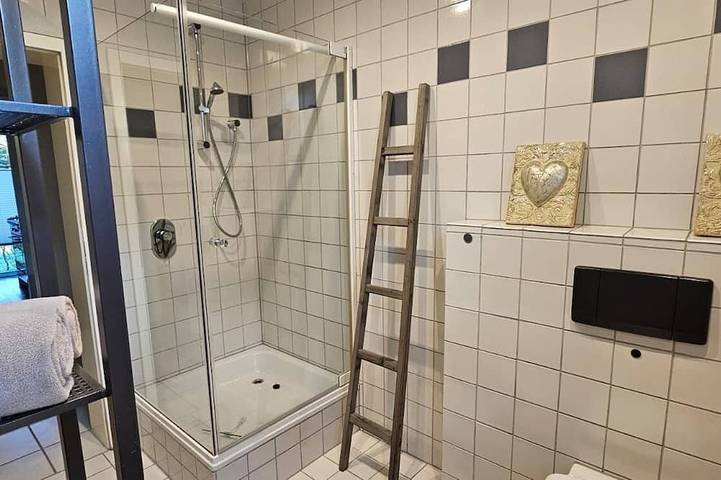 Ganze Wohnung, Schöne Ferienwohnung in Ockenfels am Rheinsteig und Waldrand gelegen in Landkreis Neuwied