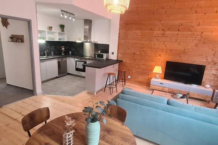 Gîte pour 6 personnes, avec Balcon ainsi que Jardin et Vue à Marlens