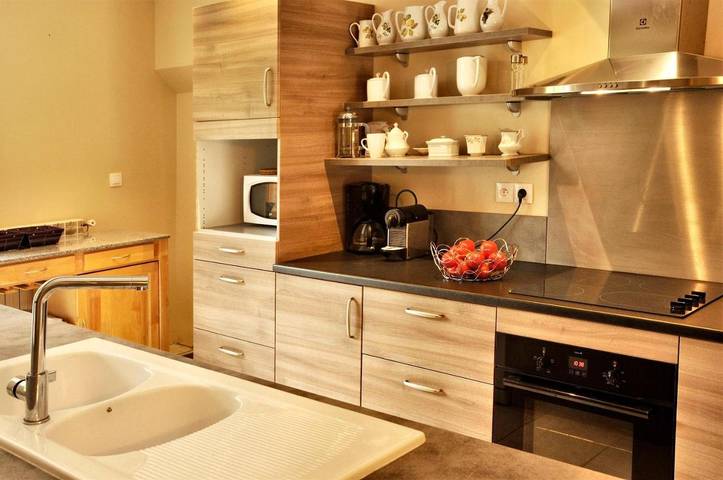 Location de vacances pour 14 personnes, avec piscine ainsi que jardin et vue, animaux acceptés à Roquetaillade - 3