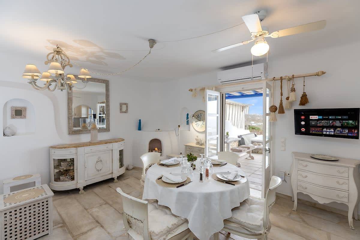 Mykonos Psarou Place, Seaview with Private Jacuzzi in Mykonos
