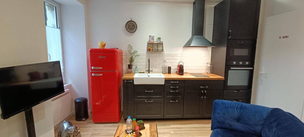 Appartement entier, Studio atypique Immeuble de 1820 in Fumel, Quercy
