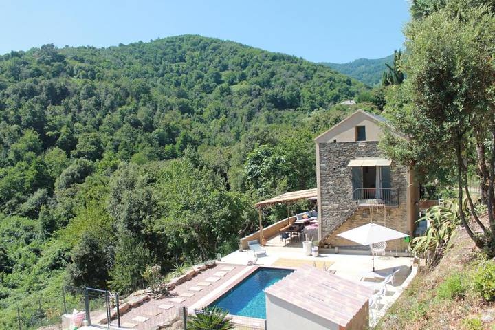 Villa für 6 Personen, mit Pool und Ausblick sowie Garten - 1