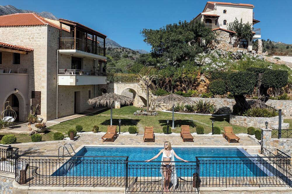 Geroulios Estate l Weddings, Events & Yoga Retreat in Chania region