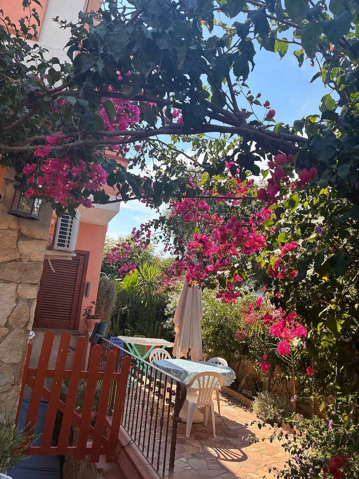 Lelu' un'accogliente villetta capo schiera con giardino privato e terrazza in Crabonaxa/Villasimius, Villasimius