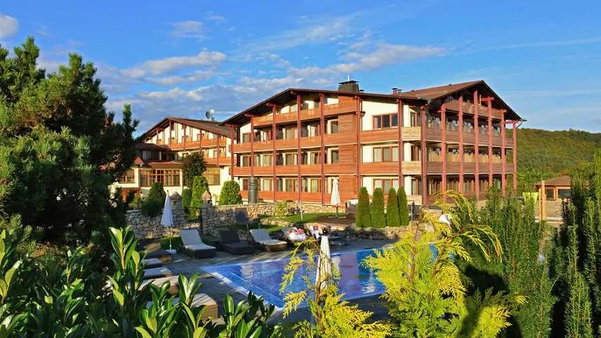 Ferienwohnung für 2 Personen, mit Pool und Garten