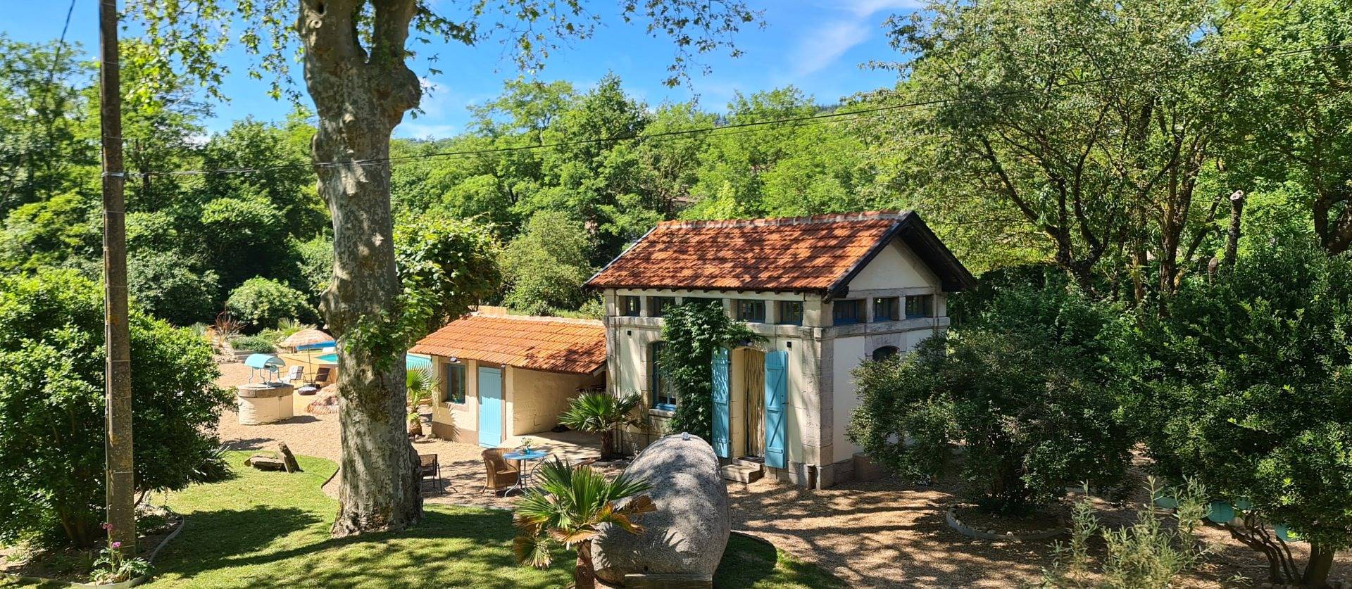 Le Petit Pool House Paradis in Rouairoux, Région de Castres