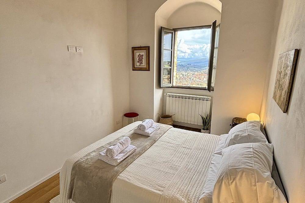 Entire apartment, Apartment La Torre di Canonica Colle di val d'Elsa - Siena Via Francigena in Colle di Val d'Elsa, Siena Province