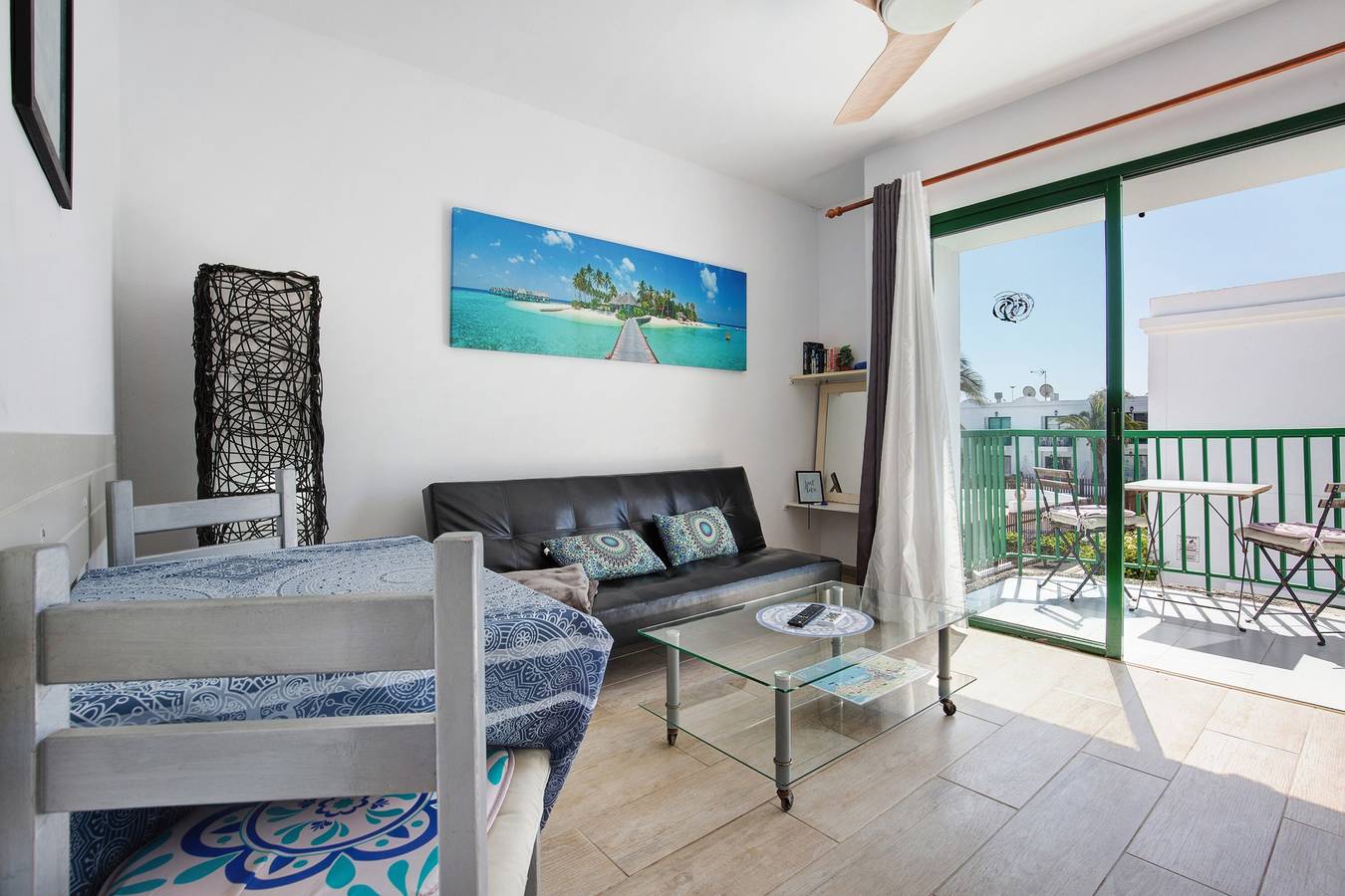 Appartamento intero, Vacanza 'Dunes Resort To Relax' con piscina condivisa, vista sulla piscina e terrazza in Corralejo, La Oliva