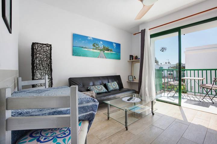 Entire apartment, Vacation 'Dunes Resort To Relax' with Shared Pool, Pool View and Terrace in Corralejo, La Oliva