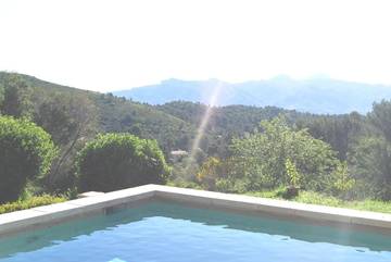 Villa pour 4 personnes, avec terrasse et vue ainsi que jardin et piscine à Aubagne