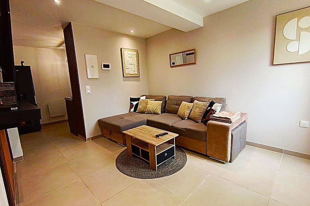 Entire apartment, Le Logis du Jardin Anzin in Anzin, Valenciennes region