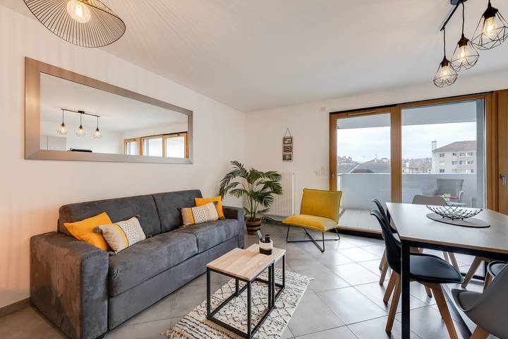 Entire apartment, L'Art de Ville*** - 2  bedroom near the city center, terrace and garage in Annecy, Annecy (commune)