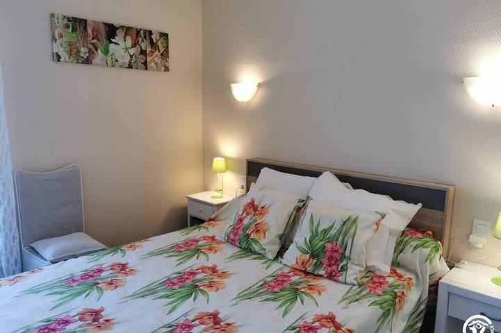 Location de vacances pour 2 personnes, avec piscine et jardin à Trouillas - 3