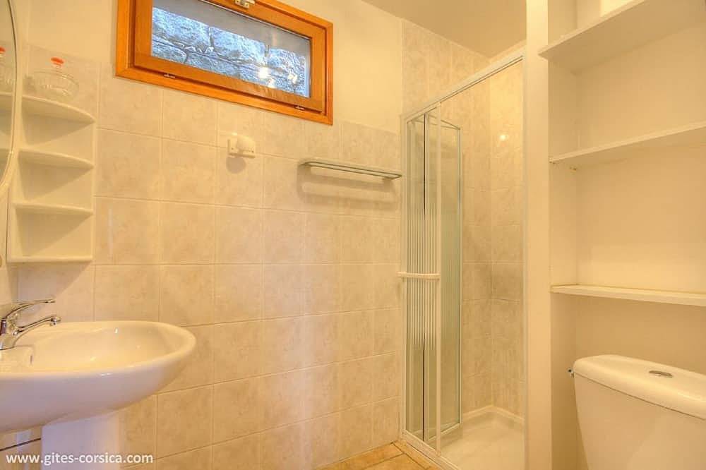 Appartement entier, Le Petit Coin De Paradis  classé Meublé de tourisme 3 ***  un gage de qualité in Sainte-Lucie-de-Tallano, Parc naturel régional de Corse