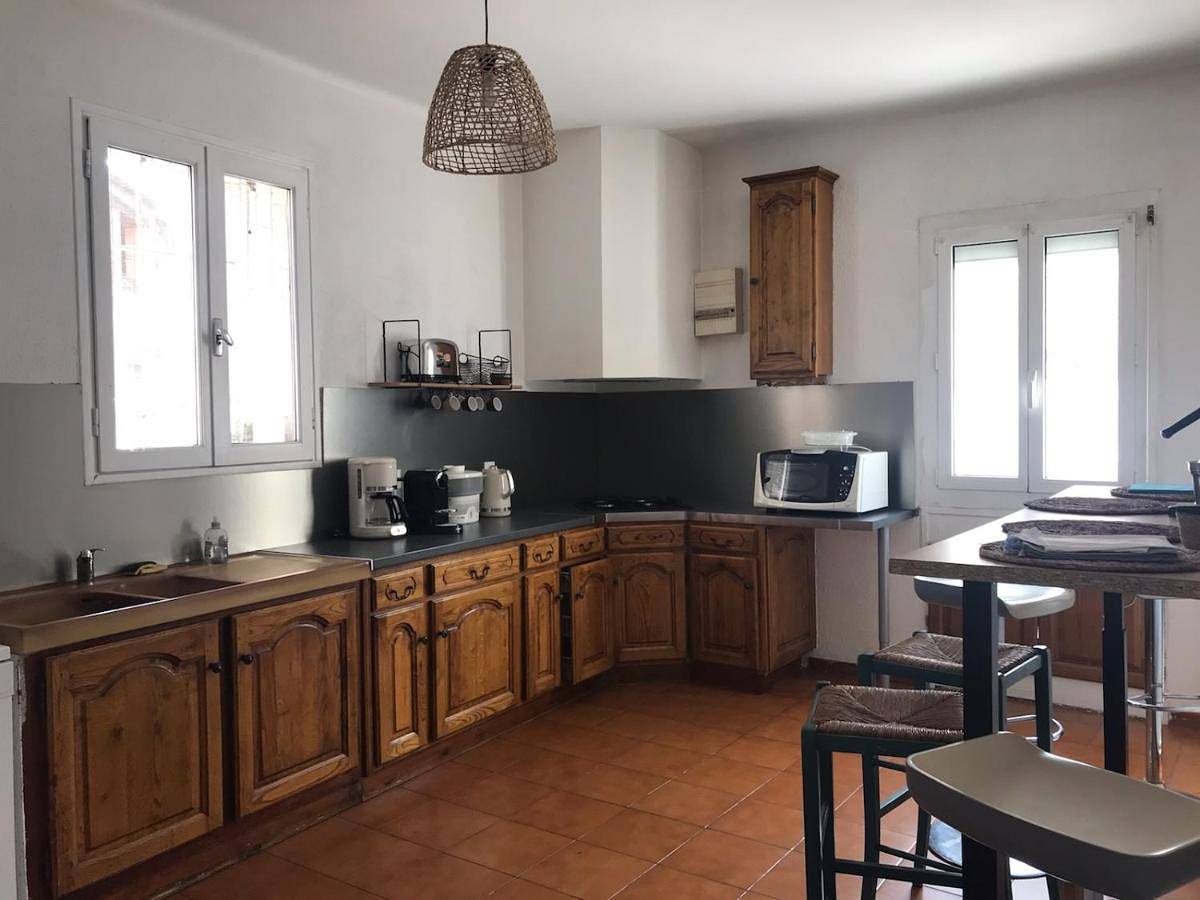 Geheel appartement, Three-Bedroom Apartment in Pia, Côte d'Améthyste