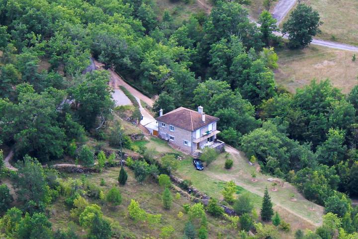 Gîte pour 2 personnes, avec terrasse et jardin