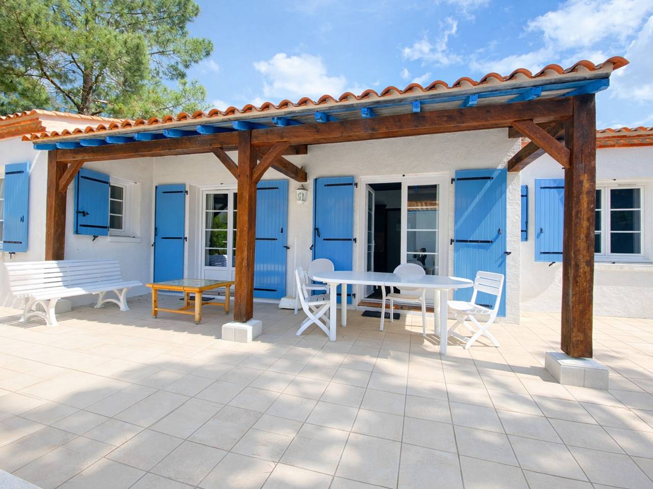 Haus in der Nähe des Strands mit großem Garten, Terrasse und modernen Geräten in La Tranche-sur-Mer, Vendée