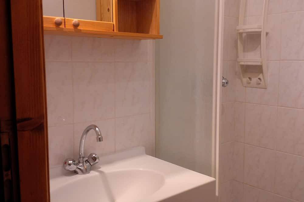 Appartement entier, Proximité Morzine - 2 pièces - 4/6 personnes - pied des pistes in Saint-Jean-d'Aulps, Les Portes du Soleil