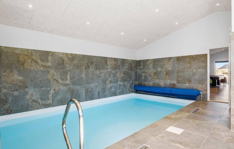 Ferienhaus für 18 Personen, mit Terrasse und Sauna sowie Pool und Garten, mit Haustier in Øster Hurup - 4