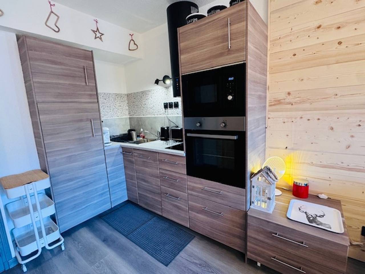 Gehele studio, Renovated apartment in central Les 2 Alpes, near slopes in Vénosc, Les Deux Alpes