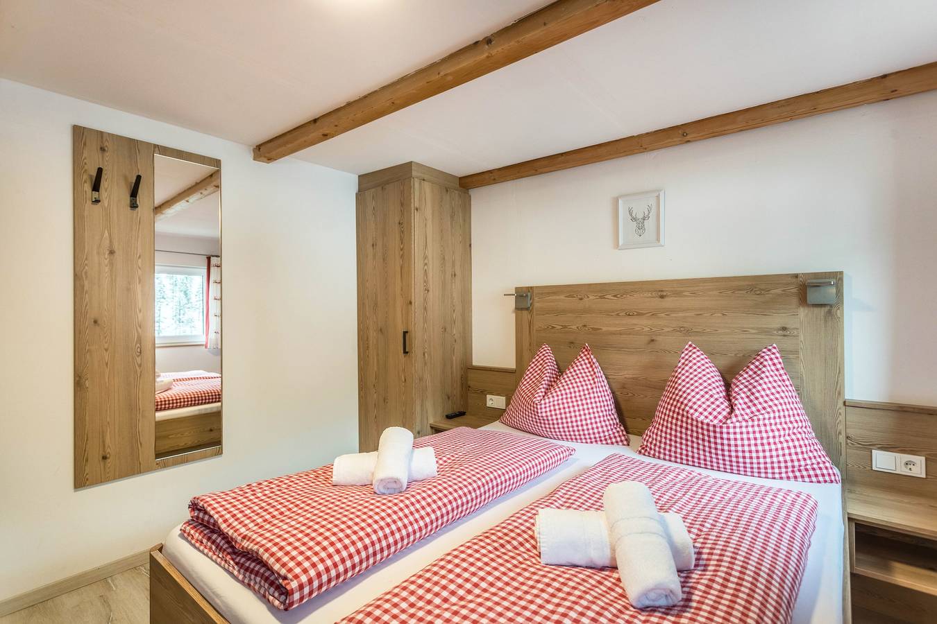 Entire apartment, Holiday flat 'Chalet Berger' with mountain view, communal garden and Wifi. in Sankt Johann im Pongau, Ski Amadé