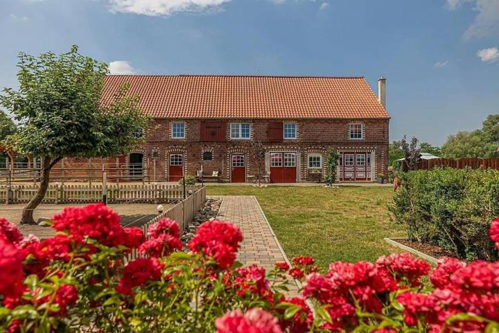 Ferienwohnung für 2 Personen, mit Whirlpool und Terrasse sowie Garten und Sauna