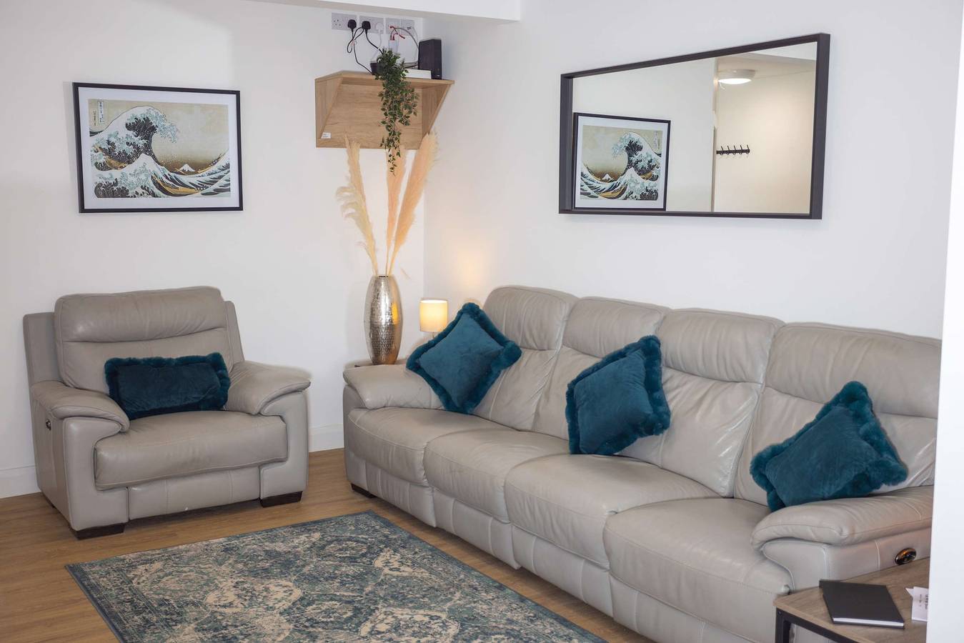 Spacious 4 Bedroom Swansea Beach Home with Parking in Swansea, Región de Swansea