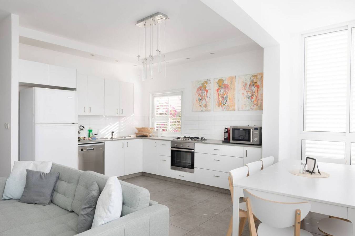Entire apartment, Heart of Tel-Aviv Spacious Stay by Sea N' Rent in Tel Aviv, Tel Aviv District