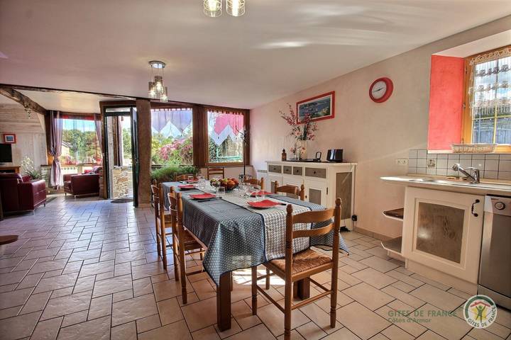 Gîte pour 4 personnes, avec terrasse et jardin à Plourivo - 4