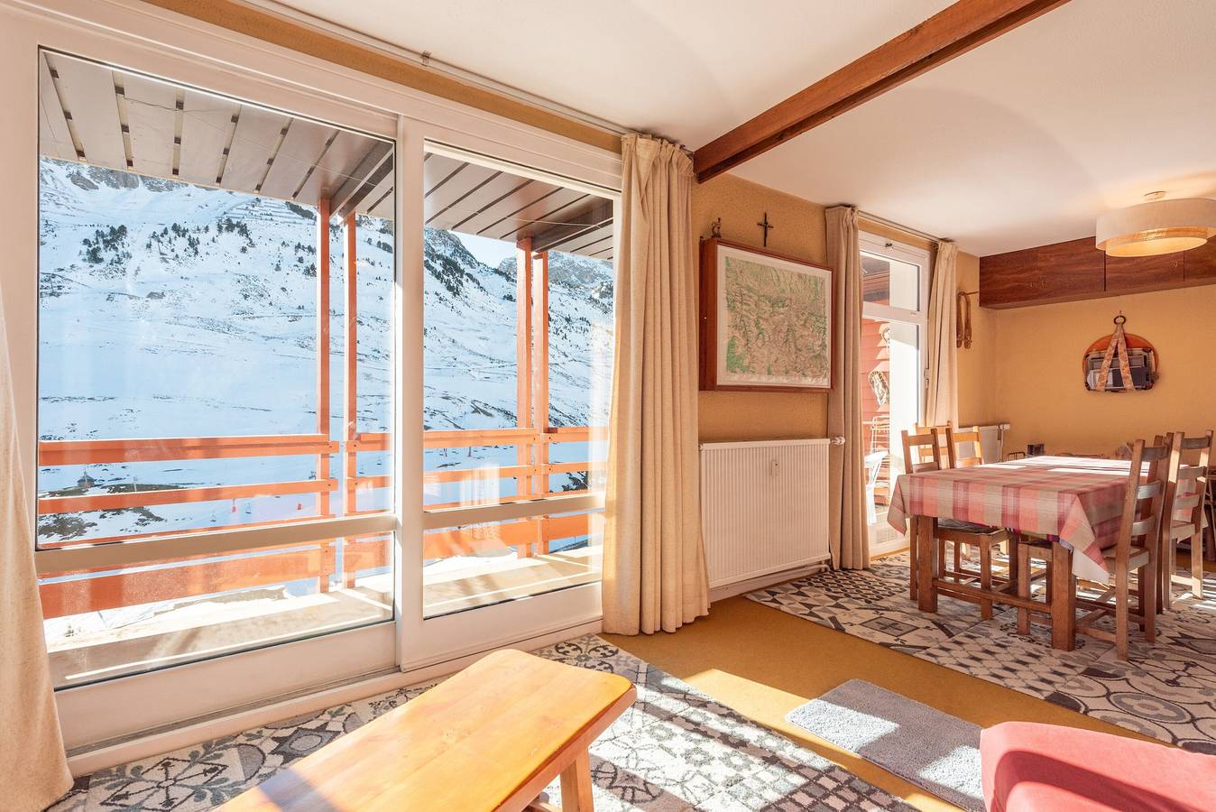 Apartamento entero, Apartamento 'La Mongie' con vistas a la montaña y balcón in Pic du Midi, Bagnères-de-Bigorre