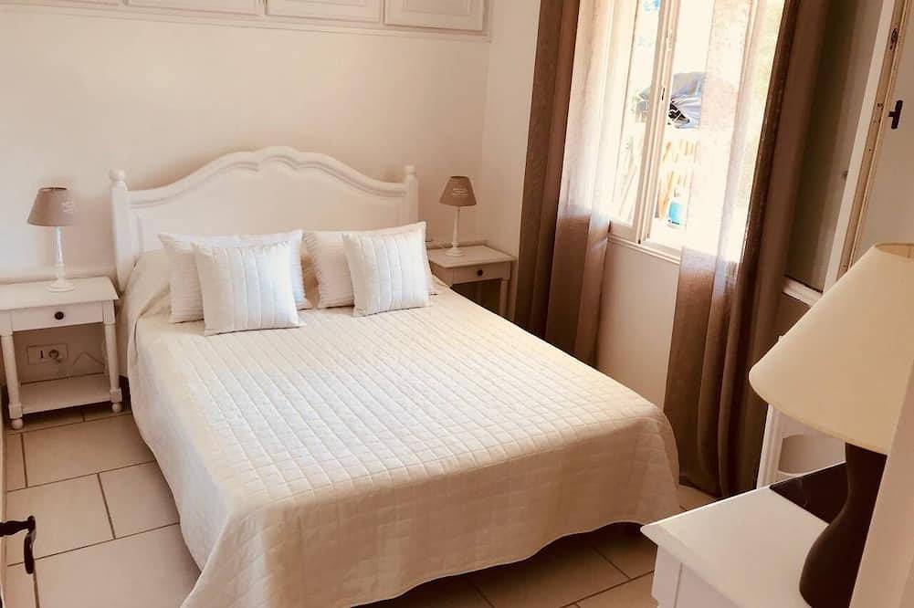 Appartement entier, Saint paul  appt 3 pièces dans villa provençal avec piscine pour 4personnes in Saint-Paul-de-Vence, Côte méditerranéenne (France)