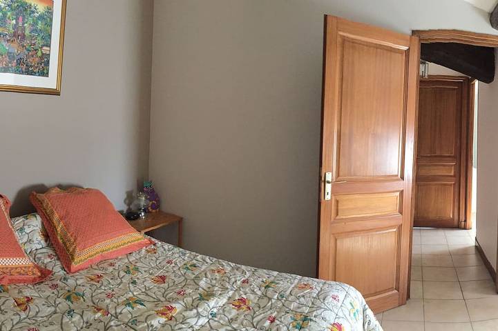 Gîte pour 4 personnes, avec jardin et balcon à Montblanc - 2